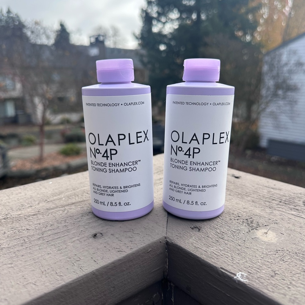 OLAPLEX No.4P Blonde Enhancer Shampoo in Lavender